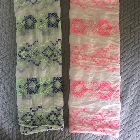 2- American Eagle infinity Scarves - Picture 2 of 2